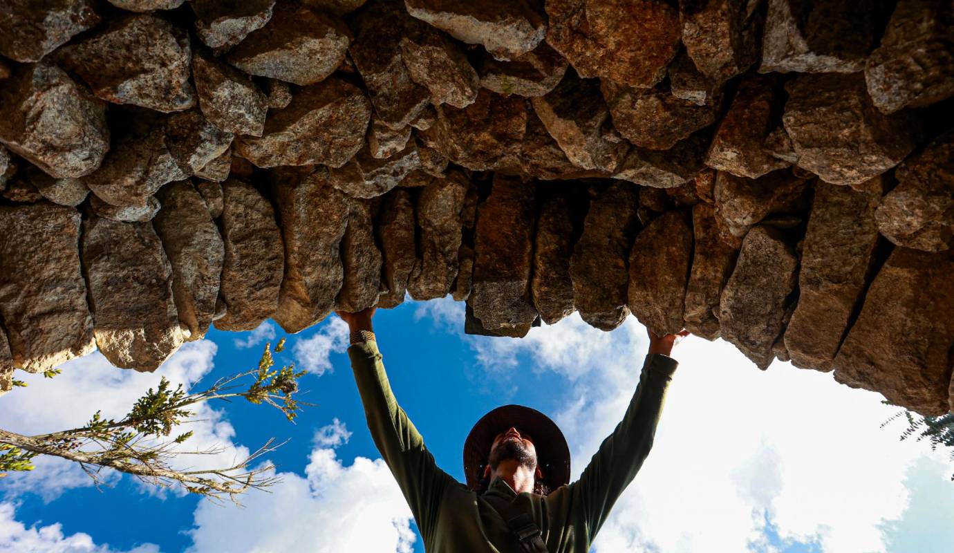 Diego Orlando Zapata Tobón sus hermanos se convirtieran en los dueños de ese pedazo de montaña el lugar no servía ni para que el ganado pastar. Foto: Manuel Saldarriaga Quintero.