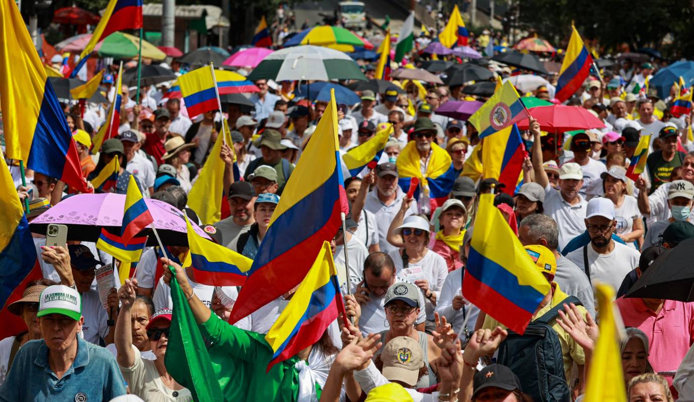 Varios líderes de la oposición de las distintas regiones convocaron para que las personas que no están de acuerdo con el mandato del actual presidente de Colombia se volcaran a las calles y manifestaran su inconformidad. Foto: Manuel Saldarriaga Quintero