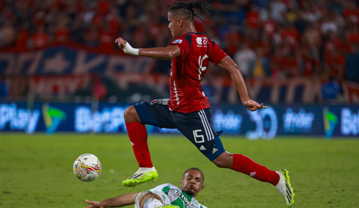 Todo apuntaba a que el partido iba a terminar empatado. Los dos equipos se acercaron al arco rival, pero fueron imprecisos. FOTO: Manuel Saldarriaga Quintero