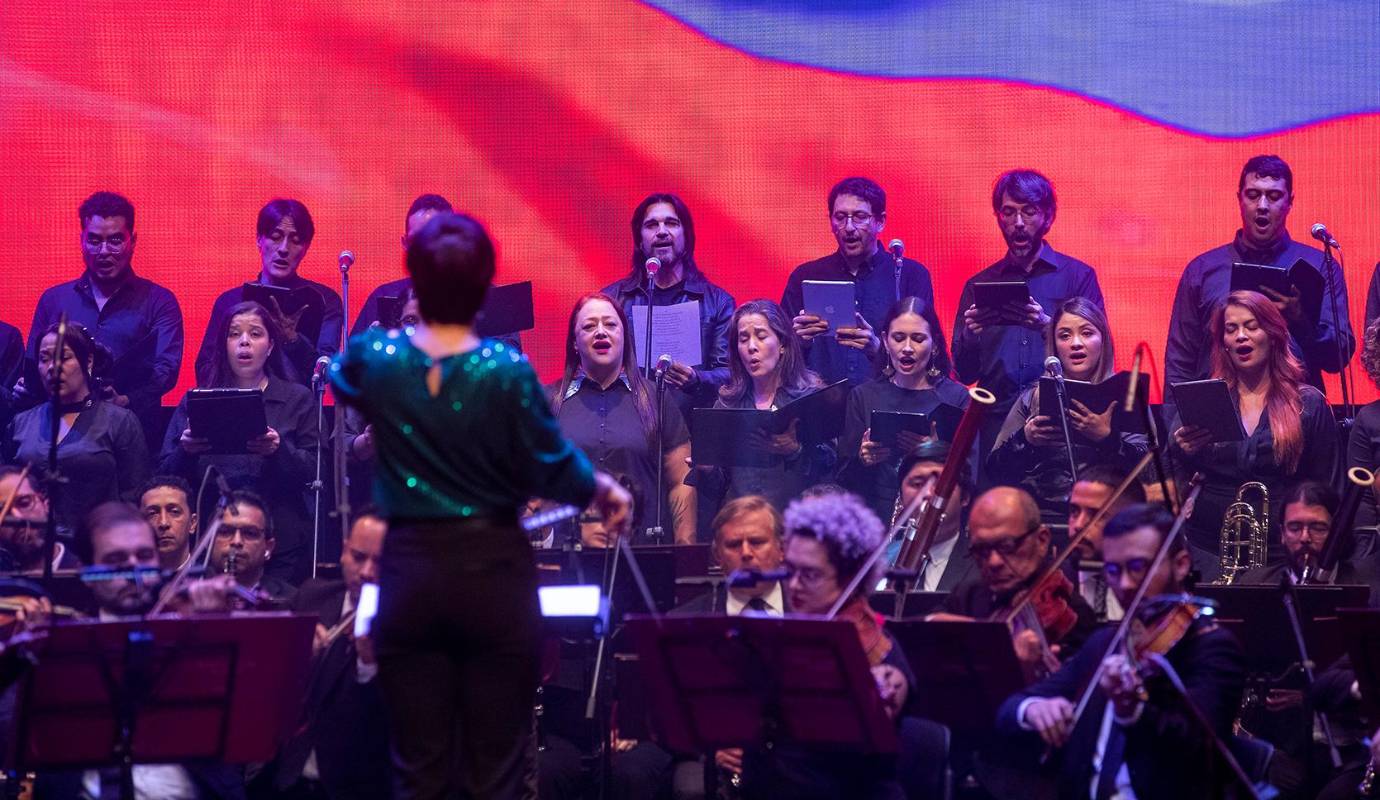 Con el respaldo de diversas empresas e instituciones públicas y privadas del departamento, la campaña aspira a unir a los antioqueños y fortalecer su sentido de pertenencia y orgullo por la región. La canción de la campañafue interpretada por artista paisa, del Coro de Cámara de Cecilia Espinosa y de la Orquesta Filarmónica de Medellín (Filarmed). Foto: Esneyder Gutiérrez