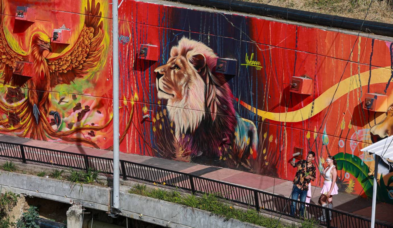 “Somos Comuna” es un reflejo de la diversidad y la fuerza de una comunidad que ha sabido reinventarse, que ha convertido sus cicatrices en arte y su historia en un ejemplo para el mundo. Foto: Manuel Saldariaga Quintero.