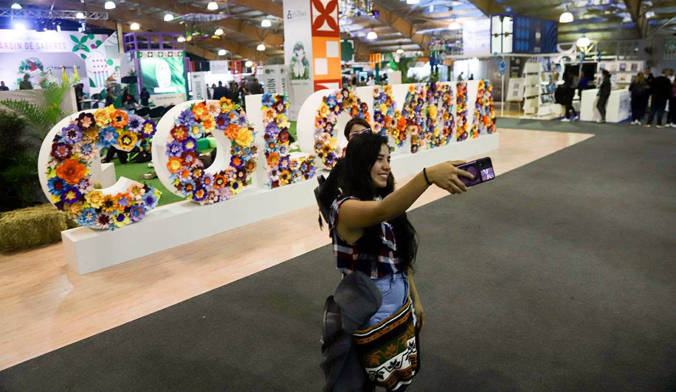 Este evento cultural tan esperado ofrece un espacio para descubrir nuevas historias, explorar diferentes géneros literarios y conectarse con la comunidad literaria global. Foto: Colprensa