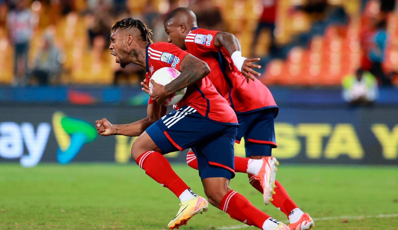 El “Poderoso” dominó el encuentro y consiguió el ansiado 3-0 en tiempo reglamentario, igualando así la serie global. Con esta victoria, el partido tuvo que definirse desde el punto de penal, donde los jugadores del Medellín demostraron su templo y precisión. Foto: Manuel Saldarriaga Quintero