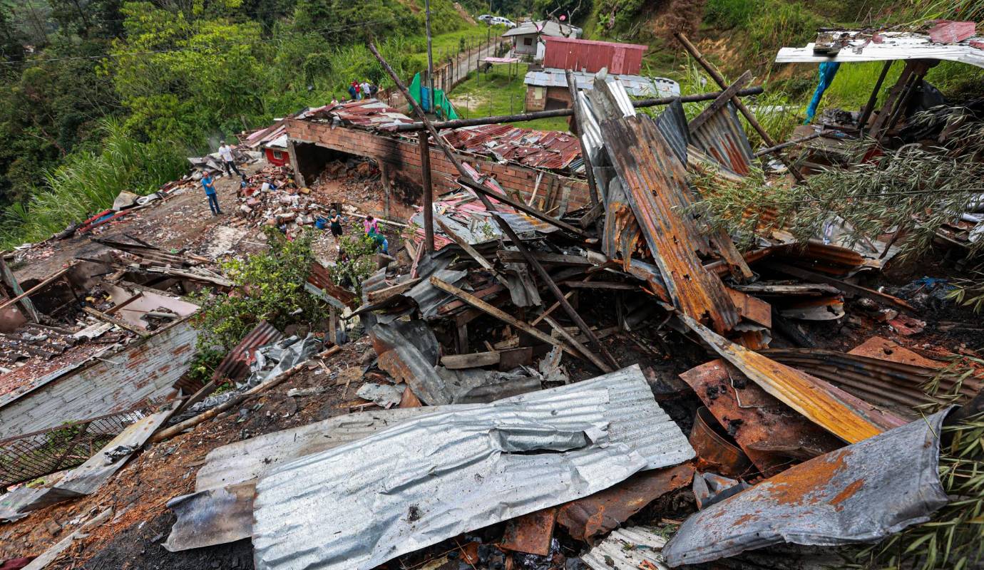 Según las primeras versiones entregadas por las autoridades locales, el incidente se habría originado por una descarga eléctrica producto de las intensas lluvias que azotaron la región en las últimas horas. Foto: Manuel Saldarriaga Quintero.