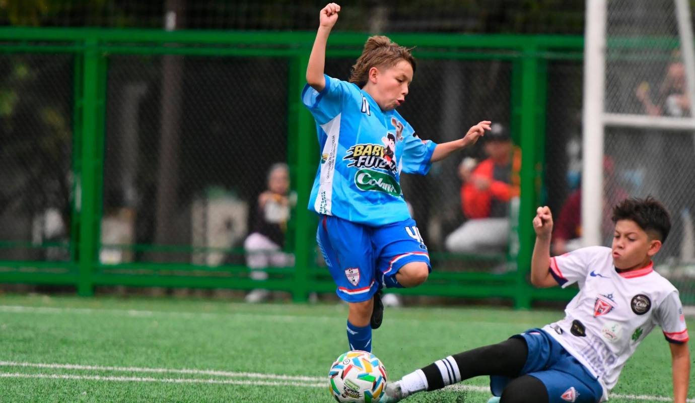 Cancha Marte Uno y el Babyfútbol, el epicentro del talento infantil con representación internacional, Luis Río de uniforme blanco representa a USA. FOTO: Jaime Pérez 