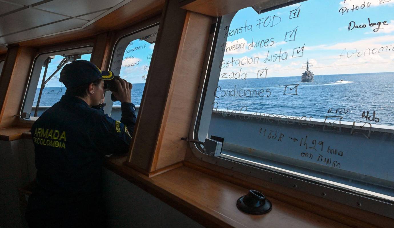 “Southern Seas” se lleva a cabo desde el año 2007, siendo la tercera vez que el portaviones USS George Washington participa en esta operación. Este poderoso portaviones de propulsión nuclear zarpó desde Mayport - Estados Unidos, surcando aguas de Argentina, Brasil, Chile, Ecuador, Perú y Paraguay para finalmente llegar a Colombia este fin de semana, culminando así su travesía por el sur del continente. Foto: AFP