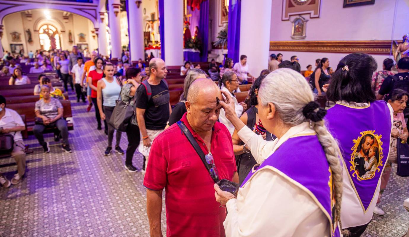 Generalmente los creyentes toman la Cuaresma como un tiempo de reflexión, en el que en muchos casos se hacen propósito en pos de ser mejores seres humanos. Foto: Carlos Velásquez 