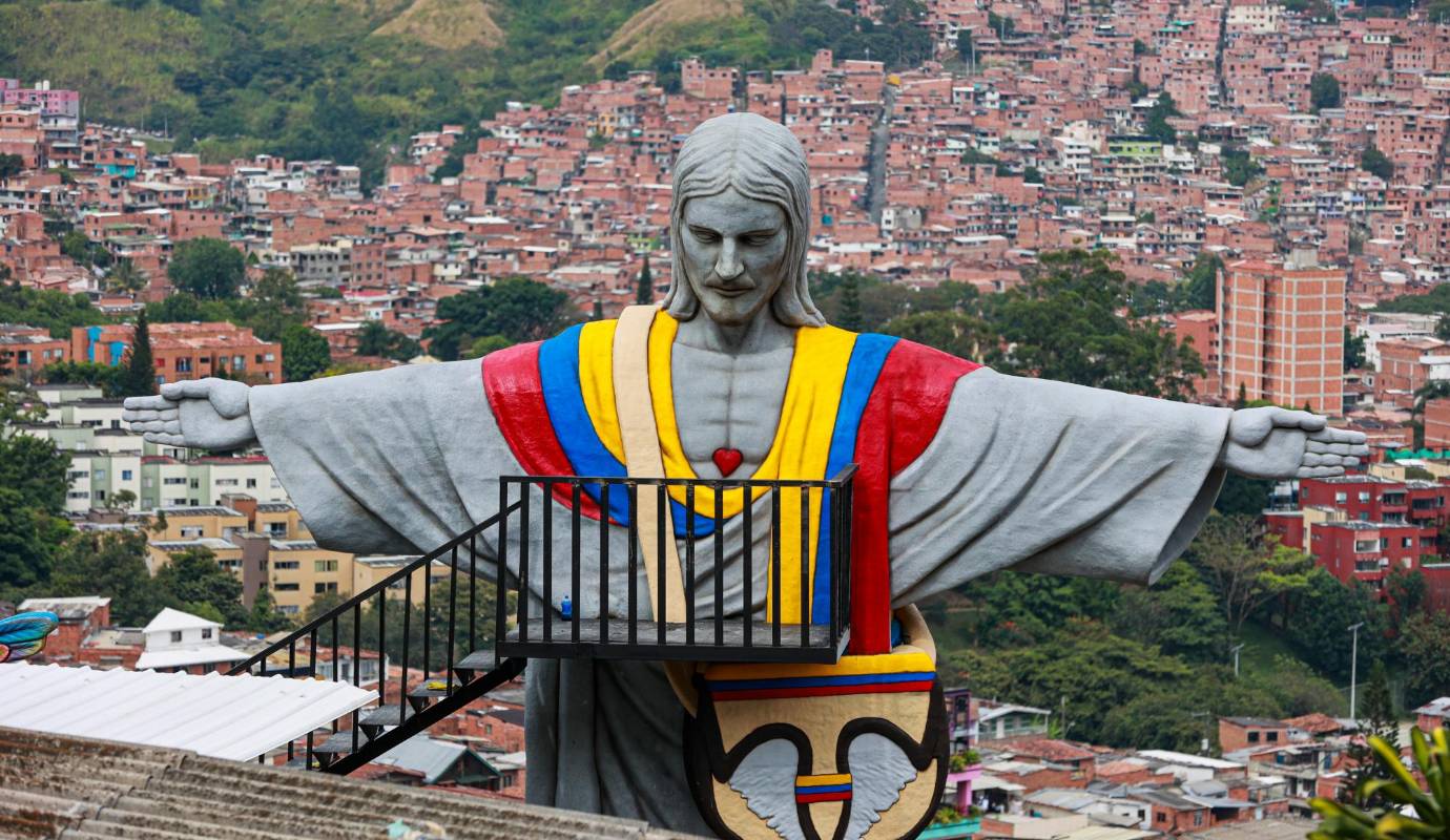El Cristo redentor es más que una escultura. Con materiales biodegradables y un diseño eco-eficiente, es un símbolo de compromiso con el medio ambiente. Foto: Manuel Saldarriga Quintero.