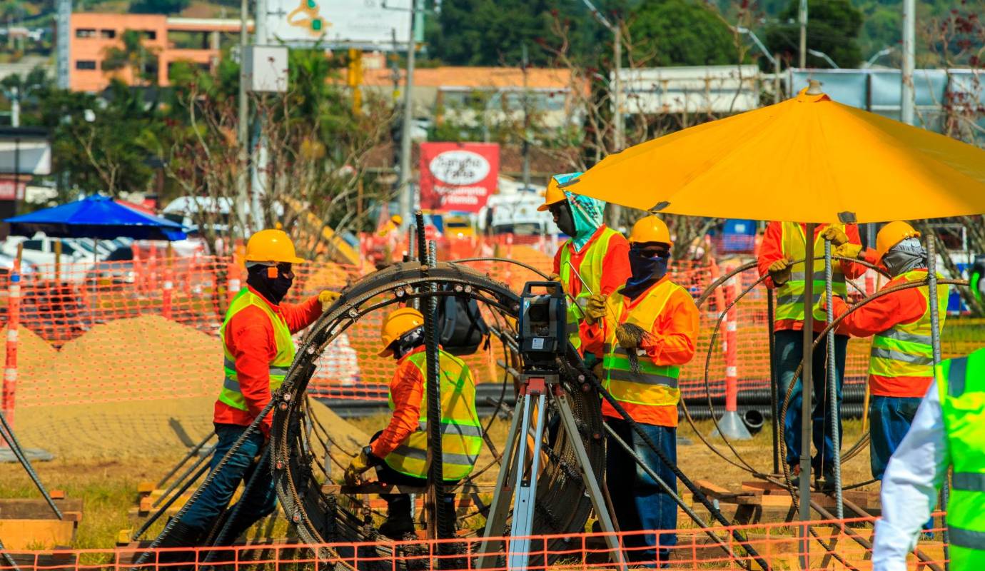 El intercambio además tendrá cuatro agujas tipo trébol que conectarán todos los accesos de la vía. Foto: Camilo Suárez Echeverry