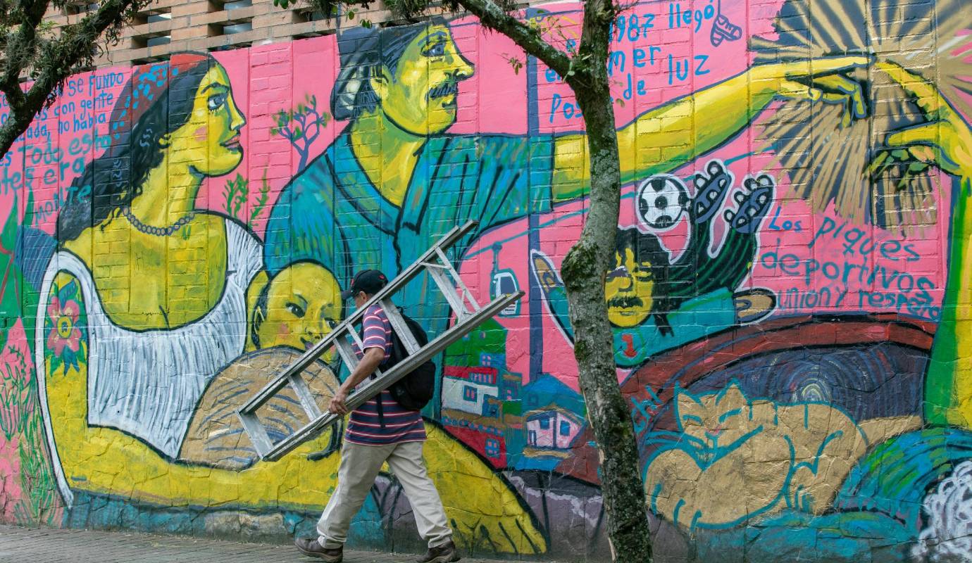 La iniciativa ha ganado reconocimiento tanto a nivel local como internacional, destacando a Santo Domingo Savio como un ejemplo de cómo el arte puede transformar y revitalizar comunidades urbanas. Foto: Esneyder Gutiérrez Cardona 