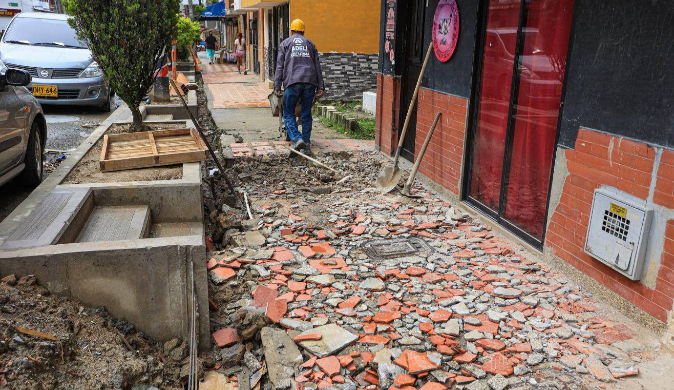 Desde 2022, estas zonas de Itagüí han sido fuertemente golpeadas por las emergencias causadas por la quebrada, hecho que tiene sumido en el temor constante a los vecinos. FOTO: Manuel Saldarriaga Quintero.