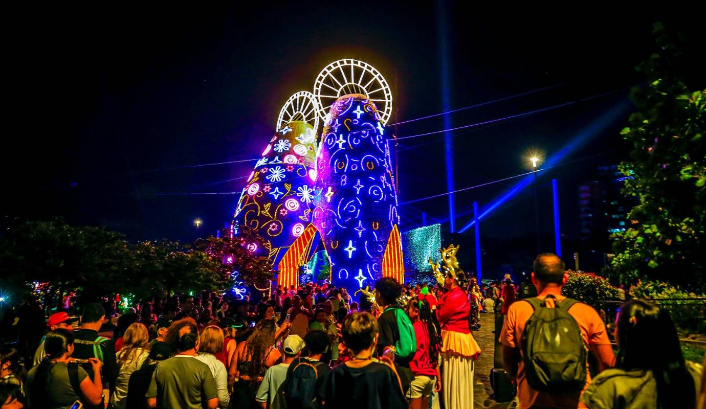 Durante 44 días, desde las 6:00 pm hasta la medianoche, las luces estarán encendidas, ofreciendo a los habitantes y turistas un recorrido por la esencia de la Navidad. Foto: Camilo Suárez