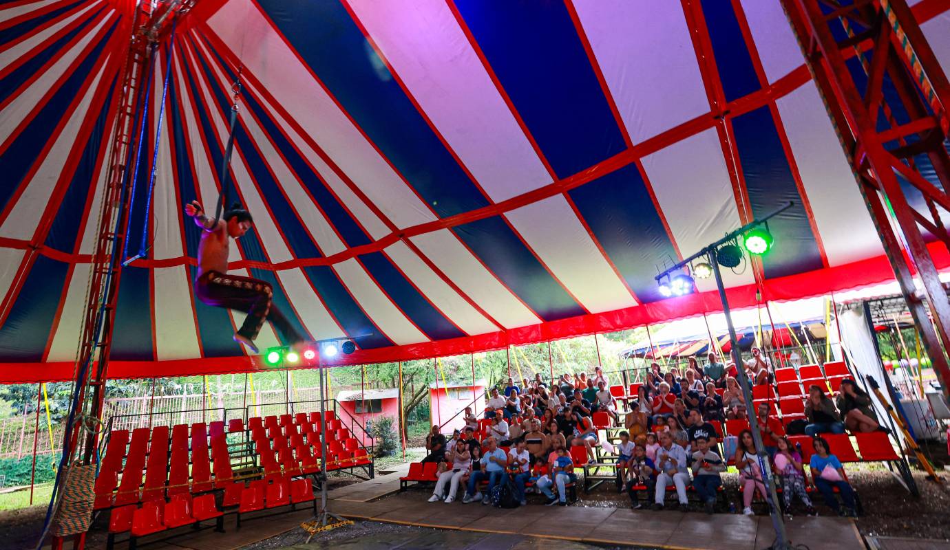 La nueva carpa, más amplia, luminosa y equipada, está diseñada para que la “magia, emoción y una experiencia aún más increíble” inunden a cada asistente, desde el más pequeño hasta el más grande. Foto: Manuel Saldarriaga Quintero.