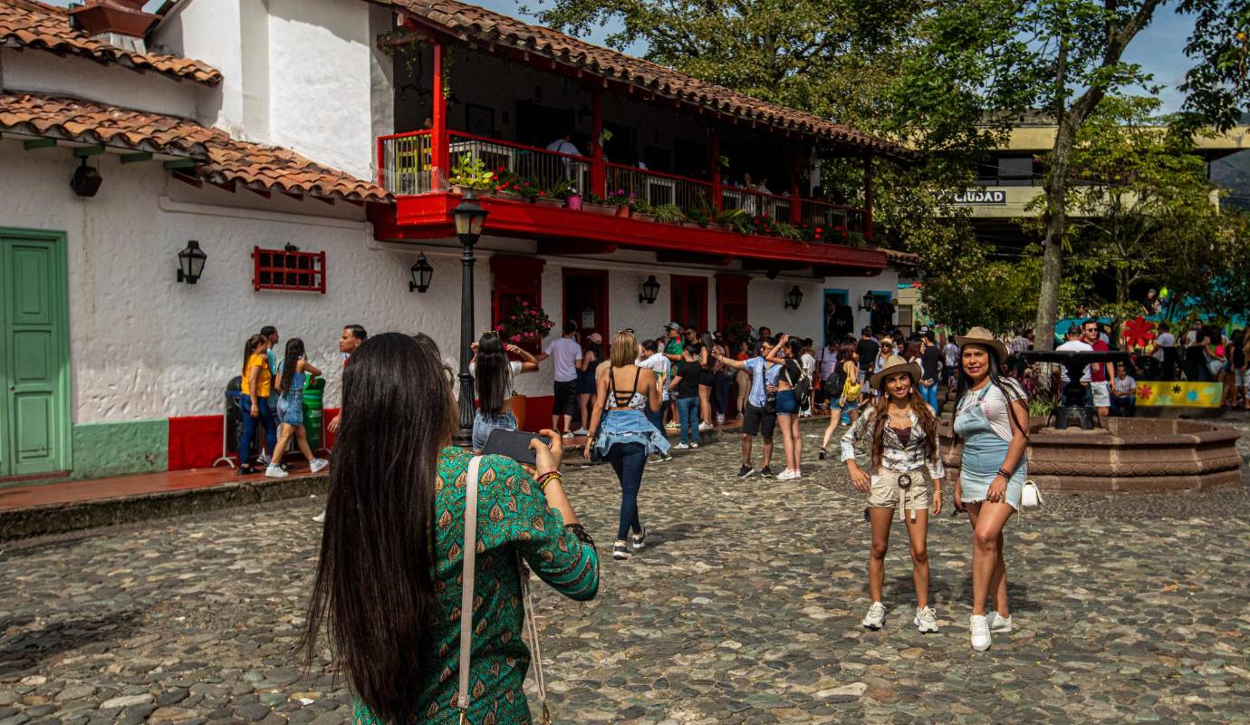Miles de turistas llegaron hasta este emblemático lugar del valle de la Aburrá en el marco de la Feria de las Flores. Foto: Carlos Velásquez