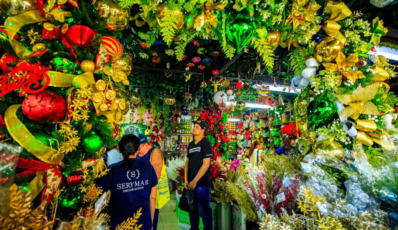  Está época del año es una inyección económica para el sector comercial de Medellín. Foto: Camilo Suárez Echeverry 