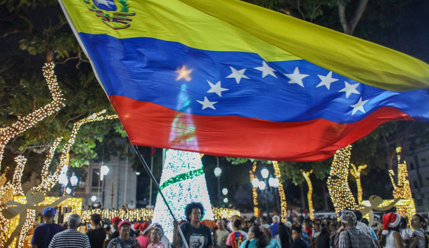 A pesar de los esfuerzos por teñir el ambiente de fiesta, el telón de fondo de esta celebración es de alta complejidad. La tensión política interna sigue siendo una constante, con una profunda polarización que afecta todos los aspectos de la vida pública. Foto: GETTY