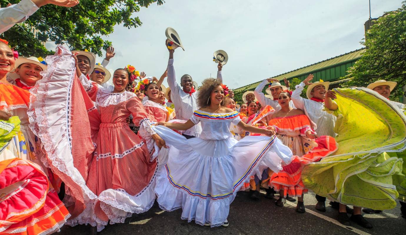 En el desfile se le hizo un homenaje a los géneros músicales: tropical, salsa, vallenato, popular y urbano. Foto: Camilo Suárez Echeverry
