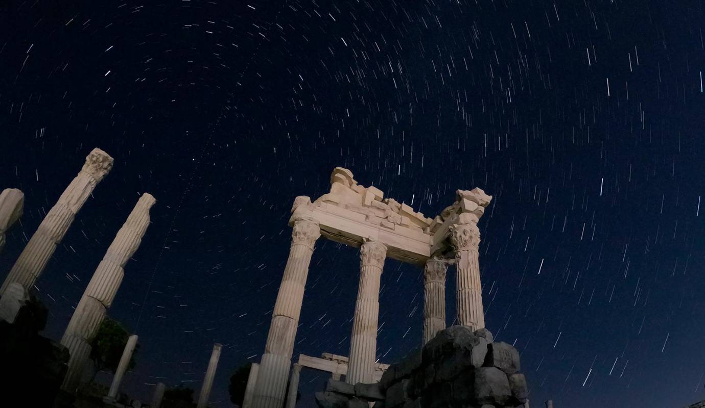 Las Perseidas, también conocidas como las “lágrimas de San Lorenzo”, alcanzan su punto máximo de actividad durante las noches de agosto. Foto: GETTY