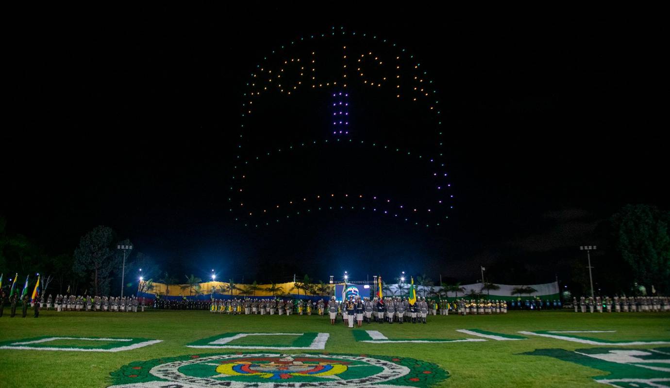 La ceremonia incluyó discursos y reconocimientos que destacaron la labor de los uniformados, su dedicación al país y el sacrificio que muchos han hecho en el cumplimiento de su deber. Foto: Presidenca