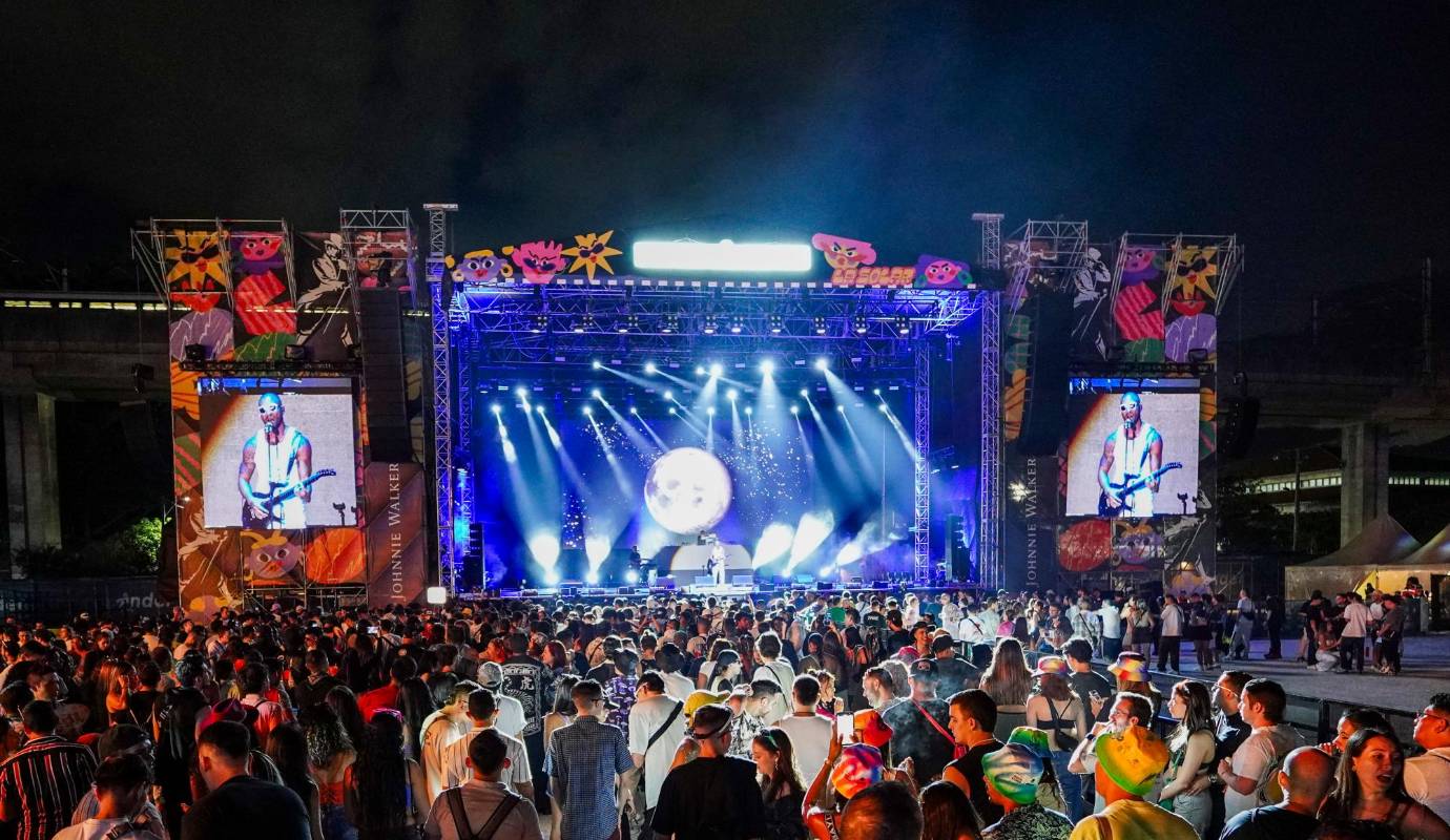 En el Parque Norte se vivió un culto a la música electrónica y urbana con La Solar. Foto: Carlos Velásquez