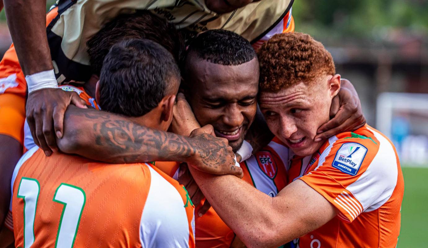 En un partido que estuvo marcado por dos jugadas muy polémicas, Envigado y América empataron 1-1 en el Polideportivo Sur. Foto: Carlos Velásquez 
