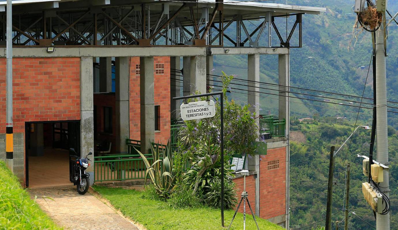 La Alcaldía de Medellín, consciente de la urgencia de la situación, ha confirmado la asignación de los recursos necesarios para la recuperación del sistema. Foto: Camilo Suárez