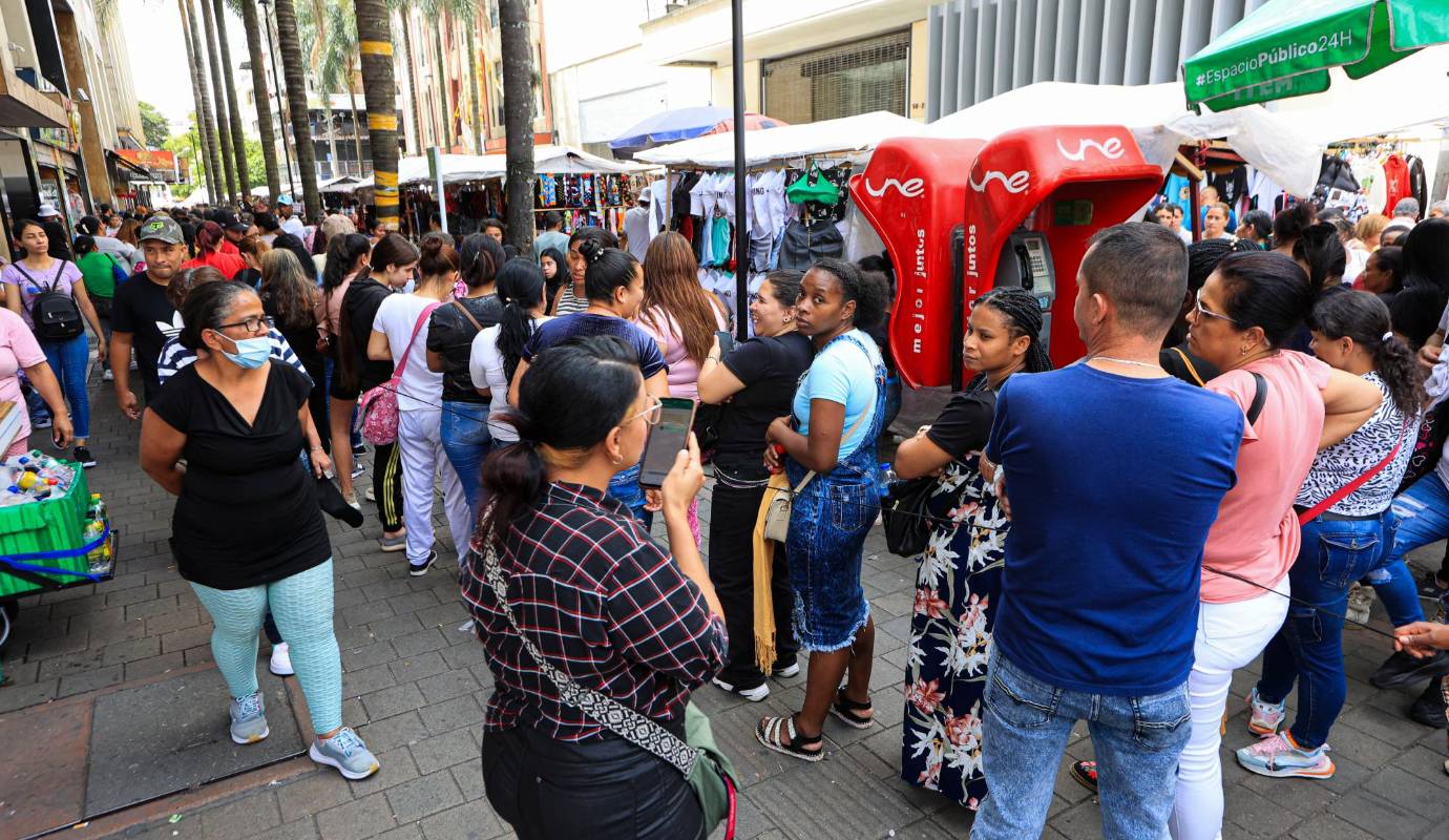 El segundo ciclo del programa “Tránsito a Renta Ciudadana”, una iniciativa del Gobierno Nacional en la que se desembolsan subsidios de hasta $1 millón para los hogares en condición de pobreza extrema y vulnerabilidad. En total, más de $791.328 millones serán desembolsados a esas familias. Foto: Manuel Saldarriagas Quintero.