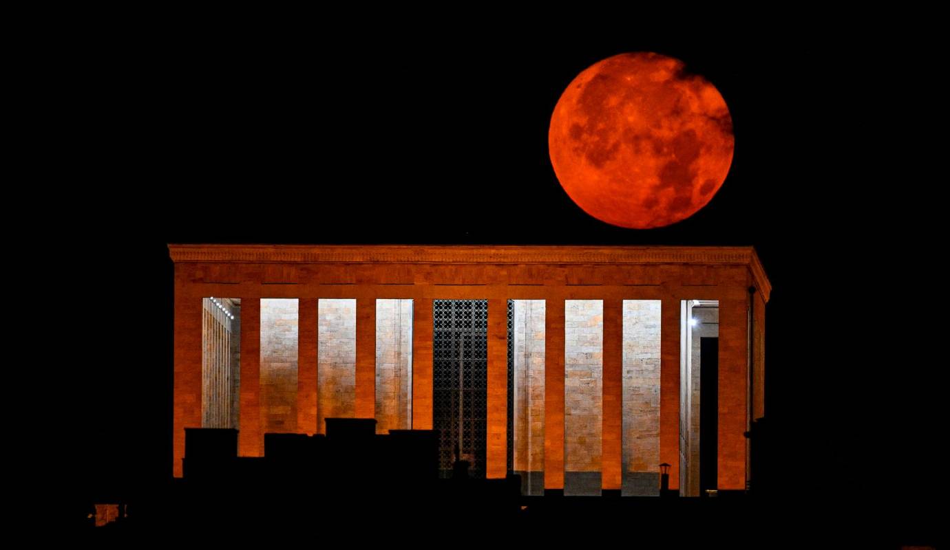 Turquía, Mustafa Kemal Ataturk. La Luna de Ciervo, también conocida como la “Buck Moon” en inglés, recibe su nombre de las tribus nativas americanas, quienes notaron que era durante esta época del año cuando las astas de los ciervos macho comenzaban a crecer. Foto: GETTY