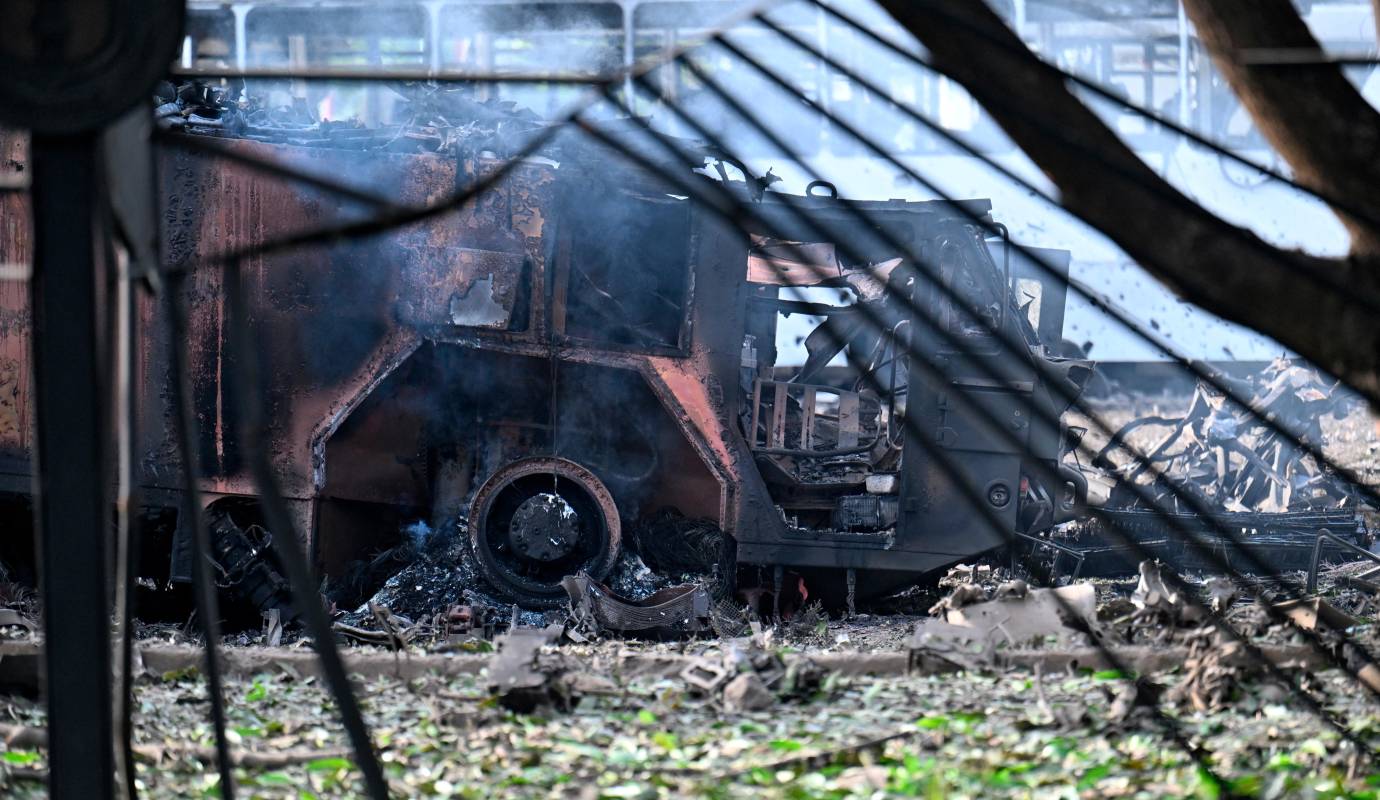 El sistema de defensa aérea militar venezolano BUK-M2 fue destruido esta mañana en la base aérea La Carlota, en Caracas.Foto: AFP