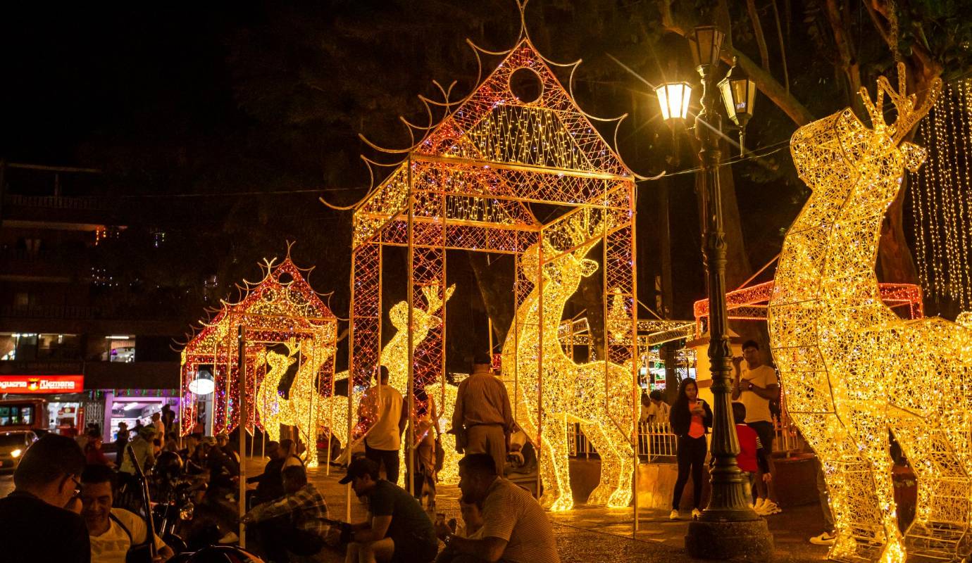 Venados, túneles iluminados y fuentes de colores son algunos de los atractivos del alumbrado de este municipio del norte del Valle de Aburrá