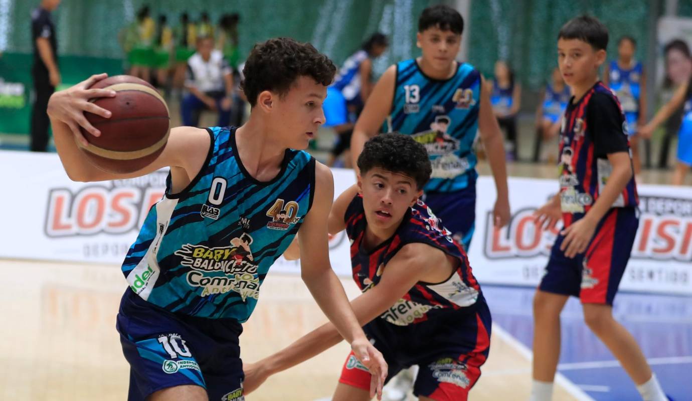 Medellín vibra con el inicio del Festival de Festivales, un certamen que no solo impulsa el deporte infantil, sino que deja un legado de alegría. FOTO: Jaime Pérez