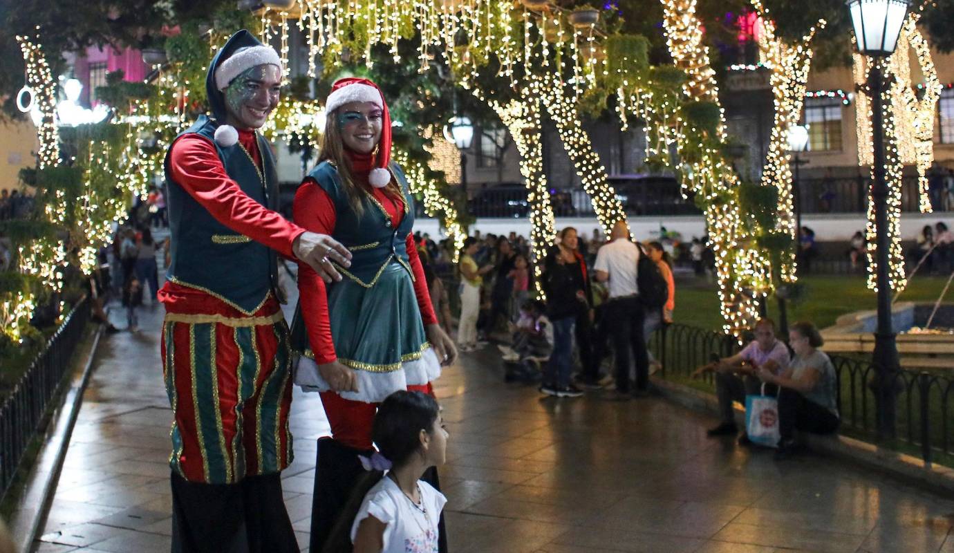 El anuncio del adelanto navideño, promovido por el Gobierno Nacional, busca no solo dar un aire de optimismo a la ciudadanía, sino también dinamizar el comercio y fomentar la participación comunitaria. Foto: GETTY