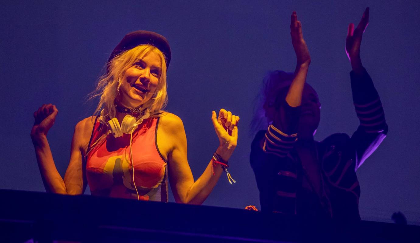  Una de las presentaciones más exitosas fue la de Nervo, el dúo australiano de música electrónica y disco, compuesto por las hermanas gemelas Miriam y Olivia Nervo. Foto: Carlos Velásquez 