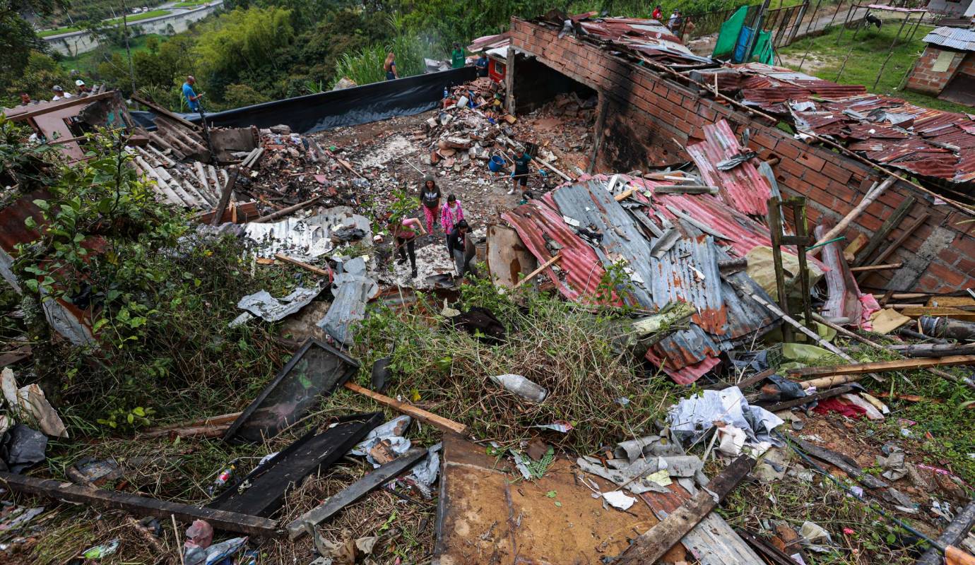 A pesar de los daños materiales, la rápida intervención de los servicios de emergencia ayudó a controlar la situación y evitar una tragedia mayor. Foto: Manuel Saldarriaga Quintero.