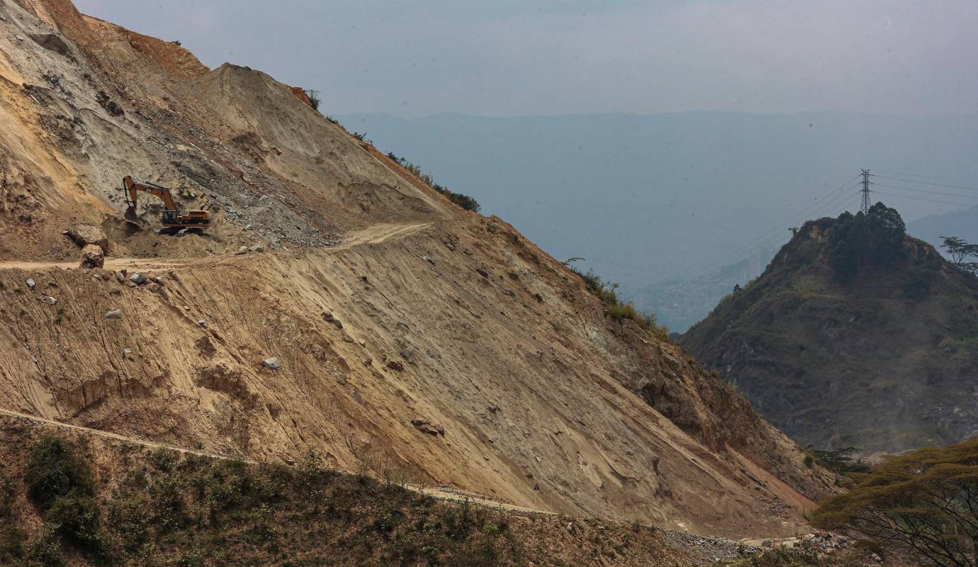En 2019, la cantera recibió una nueva licencia de explotación, lo que ha generado mayor preocupación entre los residentes de los barrios aledaños. Foto: Manuel Saldarriaga Quintero. 