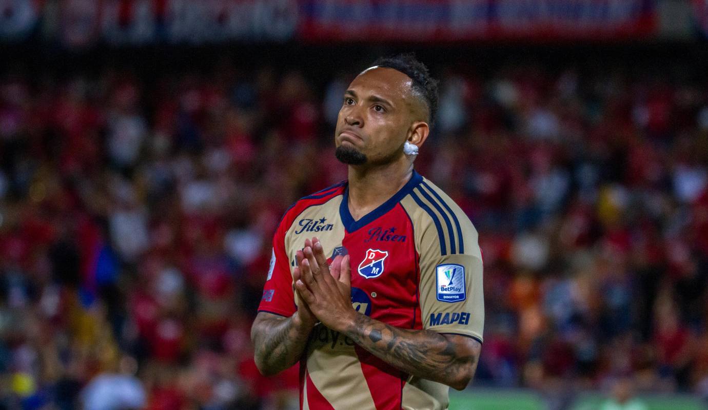 Francisco Chaverra marcó el 2-1 al ejecutar de forma magistral un tiro penal que hizo crecer la ilusión de los hinchas poderosos que vieron como dos minutos después, Jarlan Barrera aprovechando un balón en el área venció al arquero Silveira y puso el definitivo 2-2. Foto: Juan Antonio Sánchez