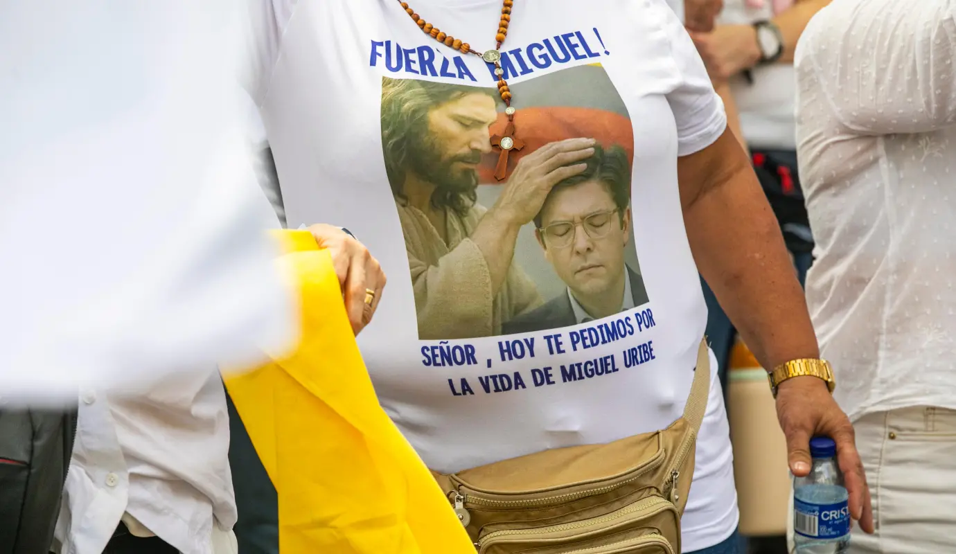Principalmente para pedir por la salud del senador Miguel Uribe y por el fin de la violencia política. Foto: Esneyder Gutiérrez.