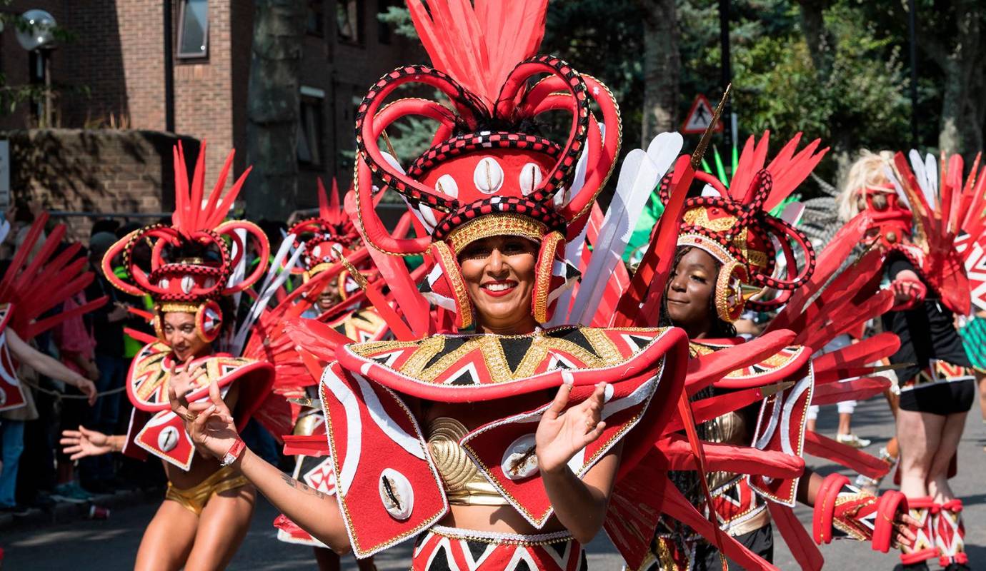 Este festival, que celebra la diversidad y la inclusión, ha convertido a Notting Hill en el epicentro de la alegría y el multiculturalismo, atrayendo a visitantes de todas partes del mundo. Foto: GETTY