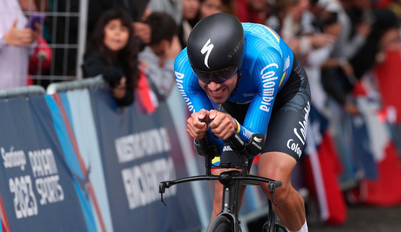 El antioqueño Wálter Vargas le dio a Colombia su primer oro al ganar la prueba de contrarreloj individual del ciclismo de ruta. Foto: GETTY