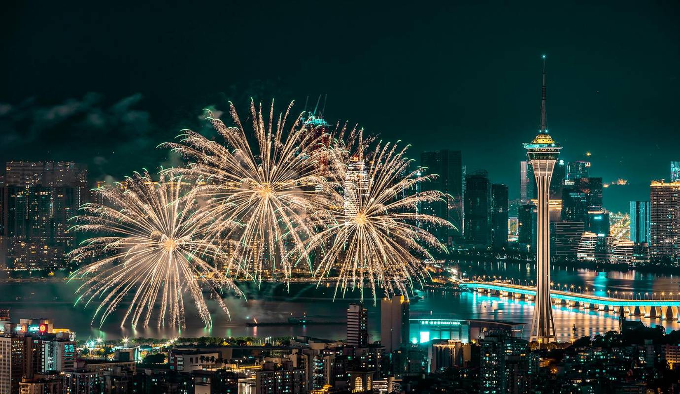 Este concurso no solo es una competición, sino también una celebración de la belleza y el arte de los fuegos artificiales. Fotos GETTY