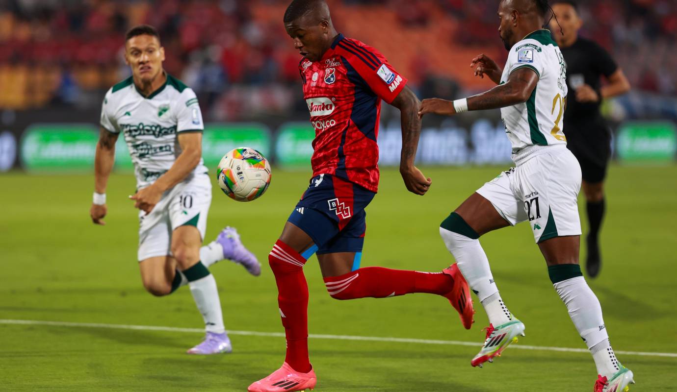 El DIM, después de zafarse de la propuesta ofensiva que implementó el cuadro vallecaucano desde el pitazo inicial, se hizo dueño de la cancha y llegó en múltiples ocasiones, pero lució ineficaz en la definición. Foto: Manuel Saldarriaga Quintero.