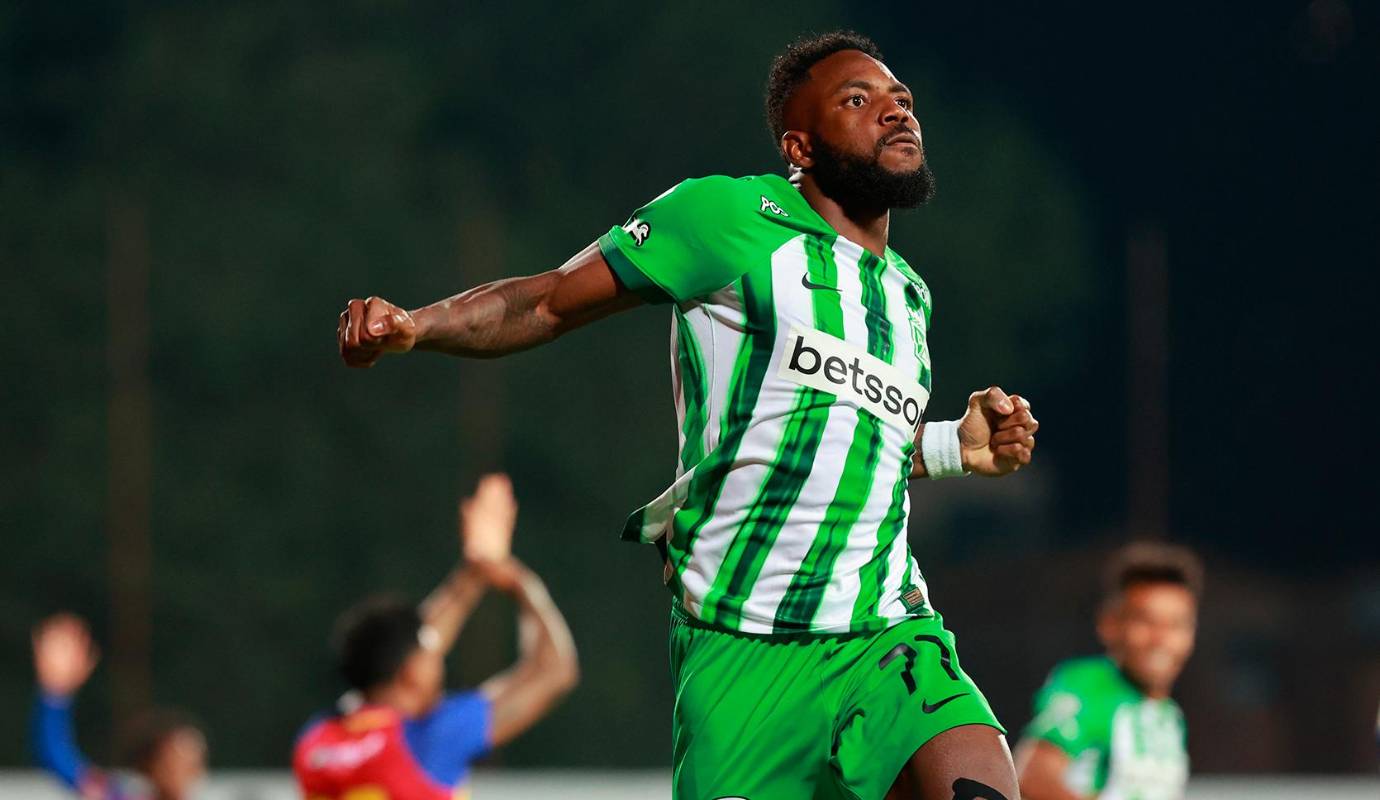 El encuentro, disputado en el estadio Ditaires, terminó con un marcador de 2-1 a favor del conjunto ‘verdolaga’, dejando la definición del grupo para la última fecha. Foto: Manuel Saldarriaga Quintero