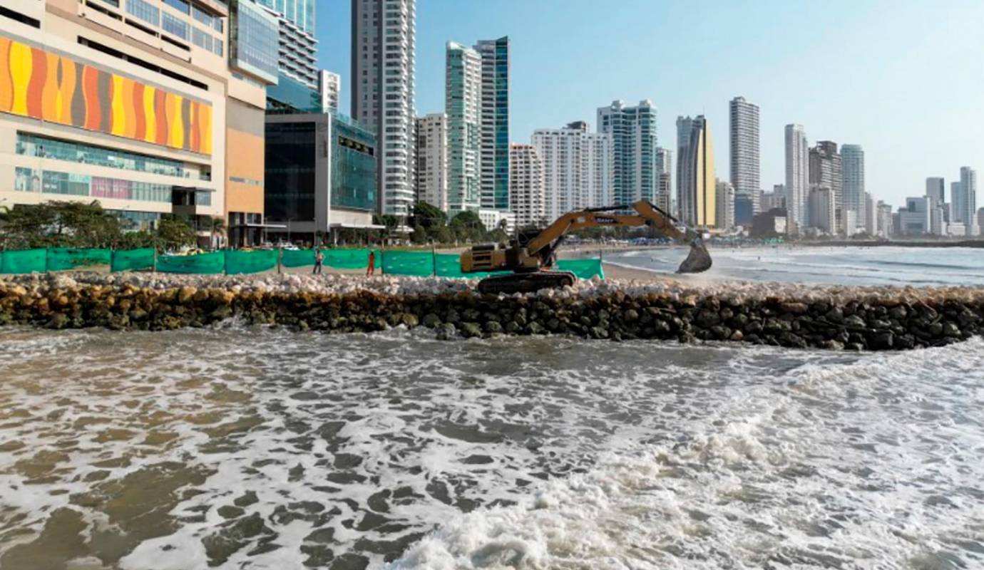 La advertencia de dirigentes comunitarios y especialistas en cambio climático sobre el riesgo de que Cartagena de Indias quede parcialmente bajo el agua este siglo es una señal alarmante de los efectos del cambio climático en las zonas costeras. Foto: AFP