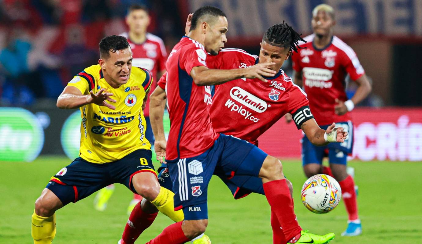 En los primeros minutos del partido se notó un Medellín ansioso, lo que le nublaba las ideas y le permitía al rival jugar con esa desesperación. Foto: Manuel Saldarriaga Quintero.