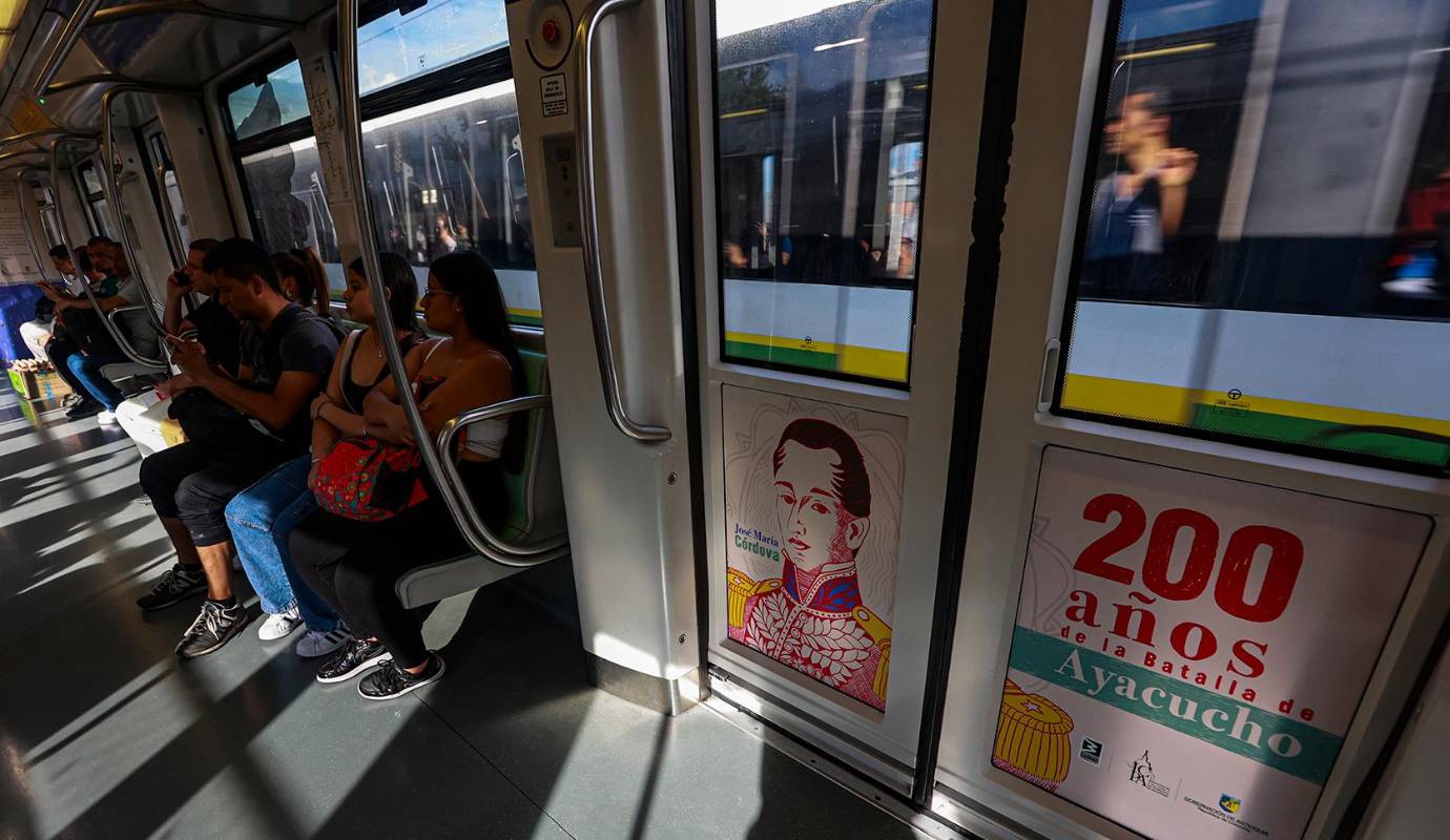 Sin duda, este homenaje es una oportunidad única para conocer de cerca la vida y obra de uno de los más grandes héroes de Colombia. El Metro de Medellín se convierte así en un vehículo para transportar no solo personas, sino también historia y cultura. Foto: Manuel Saldarriaga Quintero