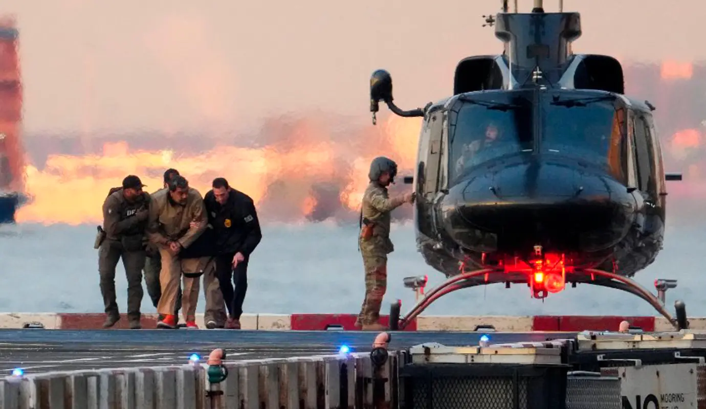 Este lunes por la mañana, Maduro fue trasladado junto a su esposa bajo fuerte custodia armada en helicóptero y vehículo blindado desde la cárcel hasta un tribunal en Nueva York. Foto: Getty