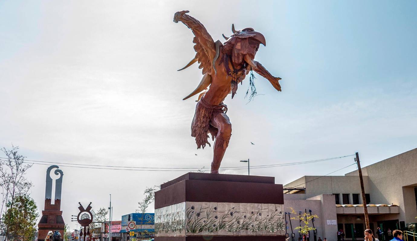 Las calles de Tonalá combinan historia, cultura y comercio en un ambiente donde el arte forma parte del paisaje cotidiano. Foto: Oficina de Visitantes y Convenciones de Guadalajara