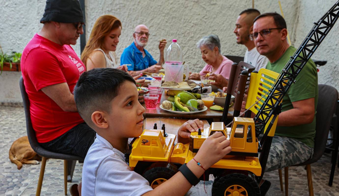 Suculentas sancochadas se vieron Las autoridades reportaron buen comportamiento el 24 respecto a la misma fecha de 2023. Bajaron las riñas. Foto: Manuel Saldarriaga Quintero.