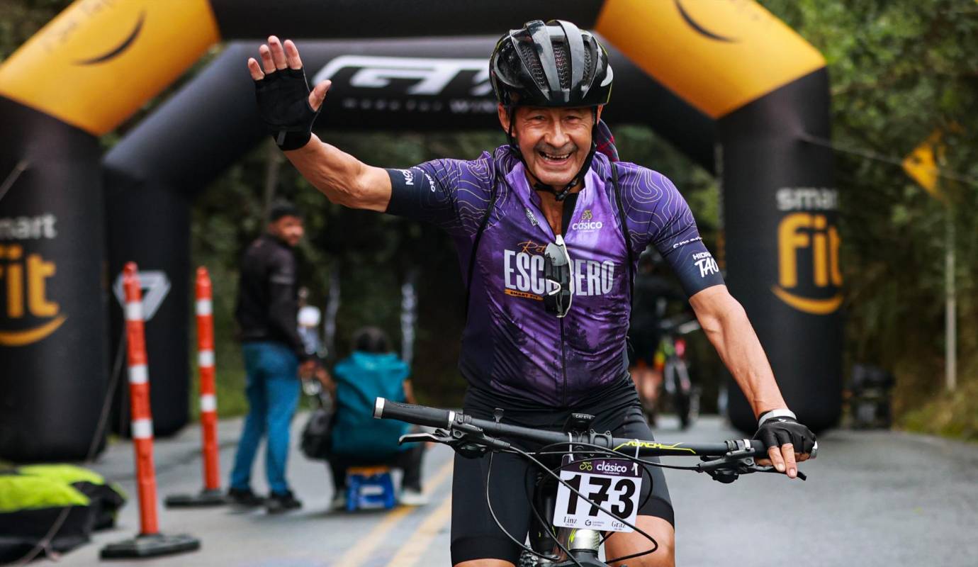 Jaime Horacio Montaño Alzate, de 71 años, participó por primera vez en Clásico Ejecutivos y se consideró un gran ganador en este reto. Foto: Manuel Saldarriaga Quintero.