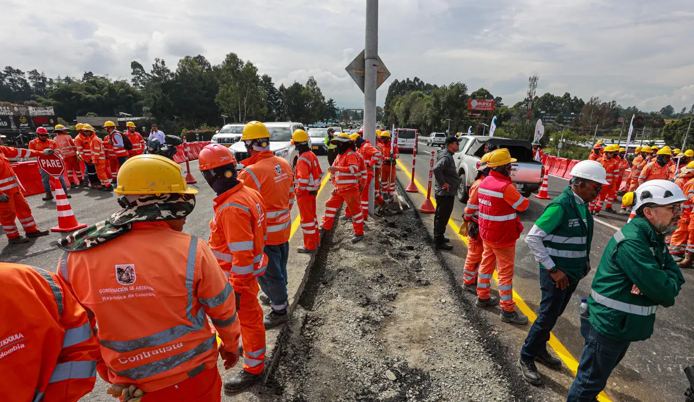 La habilitación de esta estructura vial es un avance significativo en la modernización de la infraestructura de transporte en Antioquia, permitiendo un acceso más eficiente y seguro al aeropuerto José María Córdova, uno de los principales terminales aéreos del país. Foto: Manuel Saldarriaga Quintero